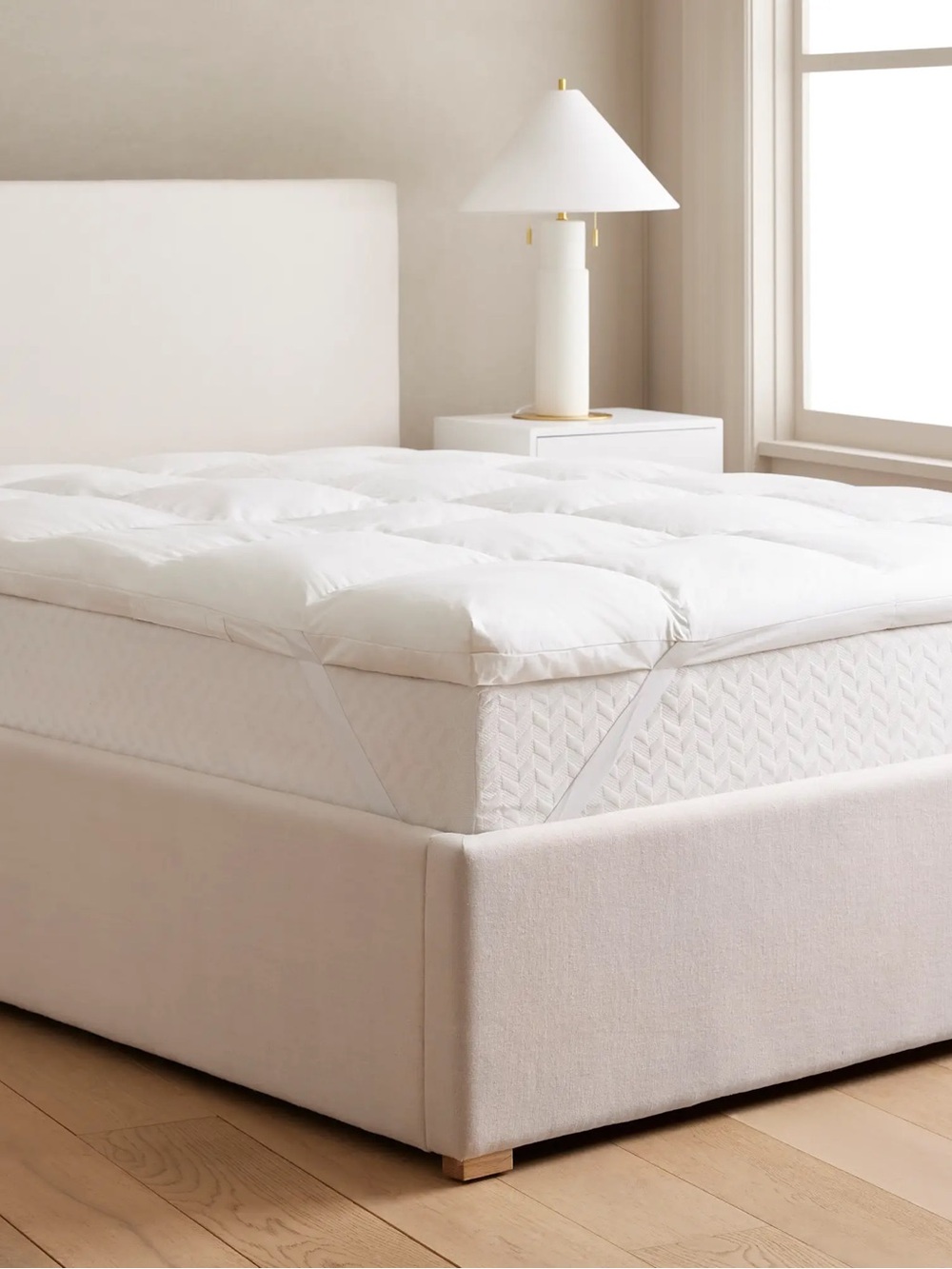 NWOT QUINCE Premium Down Alternative Mattress Topper Full/Queen 0543